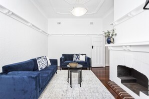 Apartment | Living room - Chic Semi-detached 2-bed Home With Outdoor Dining (Perth)