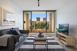 Living area - Central 1-bedroom Apartment With City Views (Sydney)