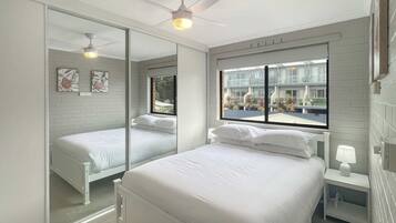 Apartment | 2 bedrooms, iron/ironing board, bed sheets