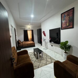 经典客房 | 办公桌、笔记本电脑工作区、免费 WiFi