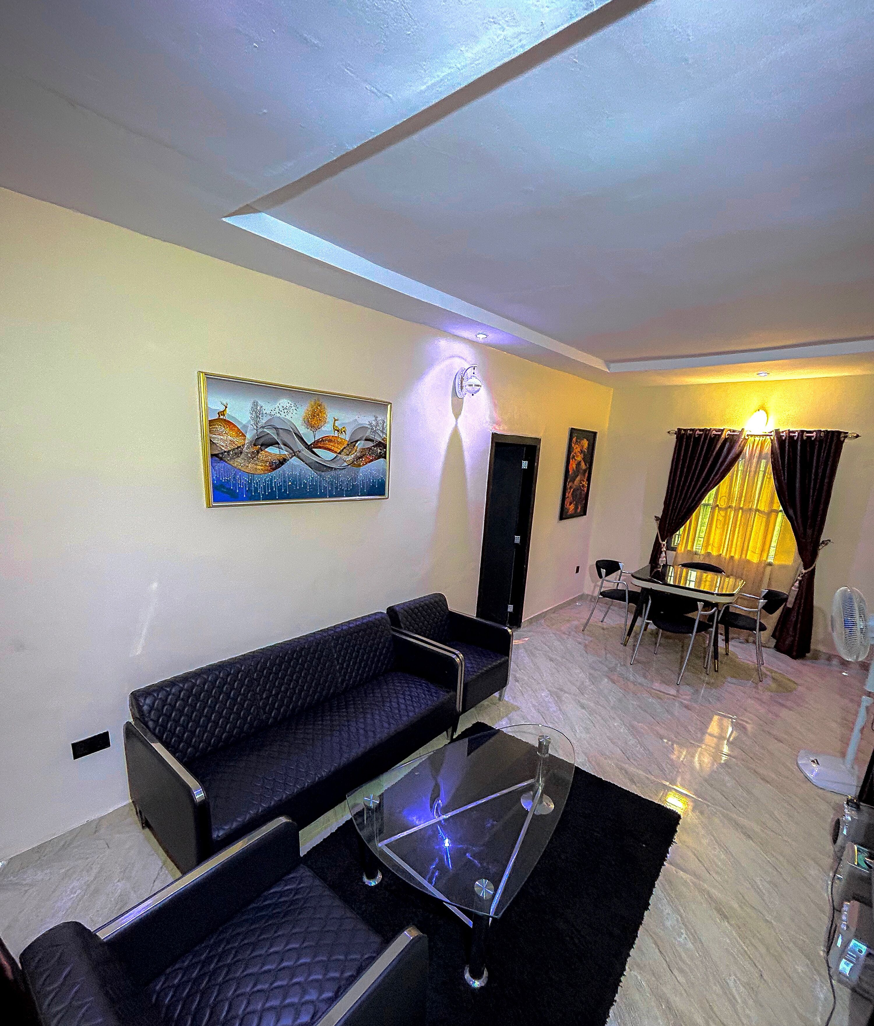 Huoneisto, 1 makuuhuone | Oleskelualue | 43–tuumainen äly-TV, jossa kaapelikanavat