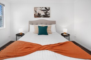 Căn hộ | 3 phòng ngủ, khu vực làm việc phù hợp cho laptop 