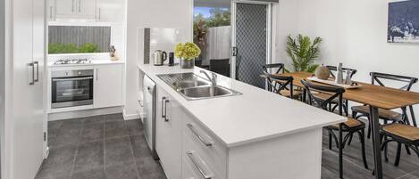 Lejlighed | Privat køkken | Køkkentøj/tallerkener/redskaber