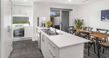Comfortable 3-bed Retreat Close Parks