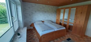 4 chambres, lit parapluie, Wi-Fi, draps fournis