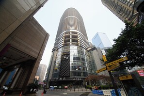 المنشأة من الخارج