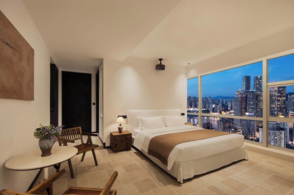 Comfort Room, City View | Laptop workspace, blackout drapes, soundproofing, free WiFi