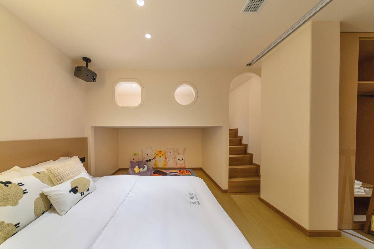 Family Room, City View | Laptop workspace, blackout curtains, soundproofing, free WiFi
