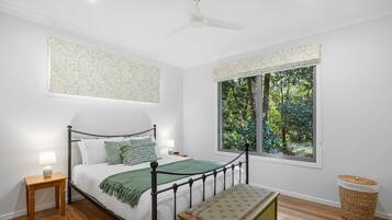 Departamento | 1 habitación, tabla de planchar con plancha y ropa de cama