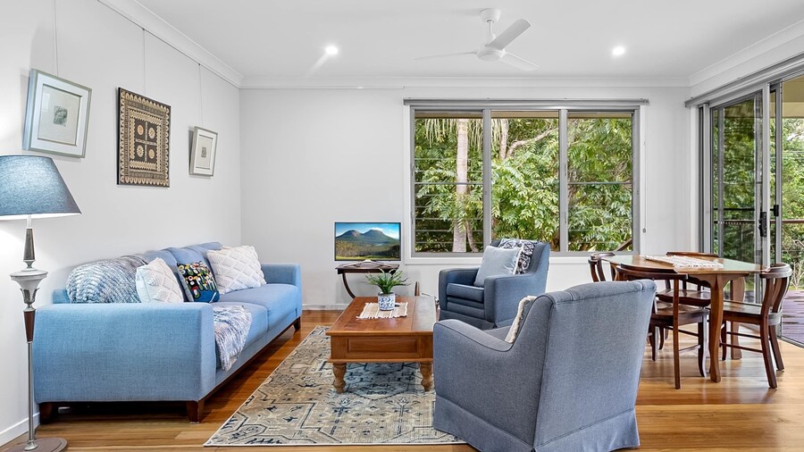 Quiet Ninderry Cottage With Peaceful Rural Outlook