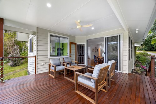 Quiet Ninderry Cottage With Peaceful Rural Outlook