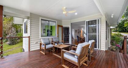 Quiet Ninderry Cottage With Peaceful Rural Outlook