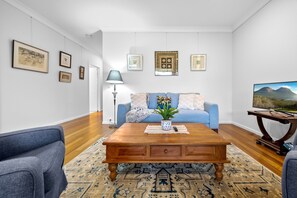 Apartment | Living room - Quiet Ninderry Cottage With Peaceful Rural Outlook (Sunshine Coast)