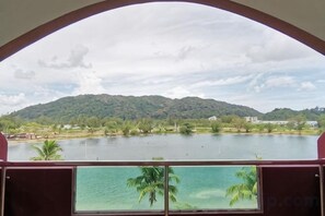 Unclassified image, 5 of 26, button - Spacious & Homey Apartment at Marina Island by JoMy Homestay (Manjung)