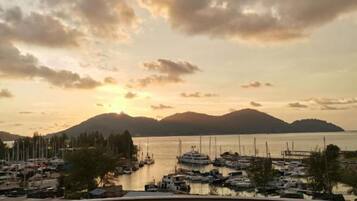 الإطلالة من المنشأة