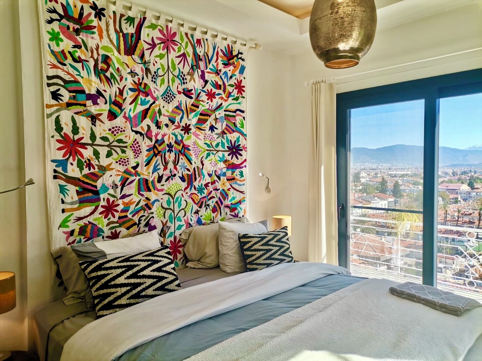 2 slaapkamers, een strijkplank/strijkijzer, internet, beddengoed