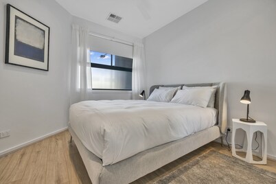 Oceanview Luxury With Dedicated Workspace