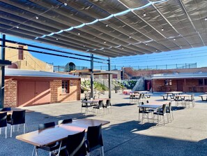 Apartment | Outdoor dining