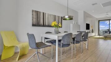 Apartment | Dining