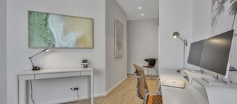 Oceanview Luxury With Dedicated Workspace