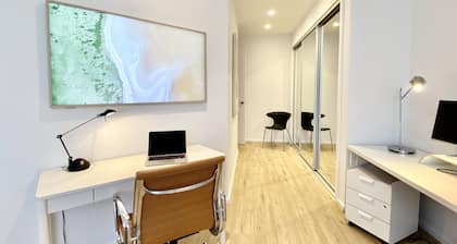 Oceanview Luxury With Dedicated Workspace