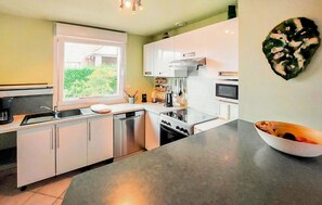 Refrigerador, horno, parrilla de estufa y lavavajillas 