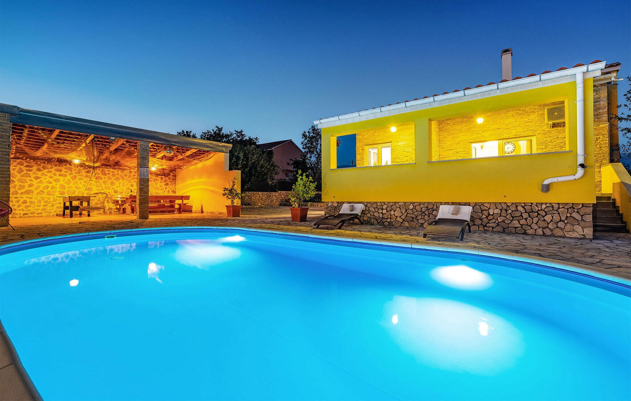 Et oppvarmet basseng