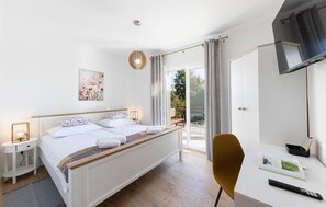 Iron/ironing board, travel crib, free WiFi - Beautiful home in Sinj (Sinj)