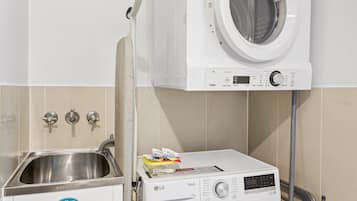 Apartment | Bathroom | Hair dryer, towels, soap, shampoo