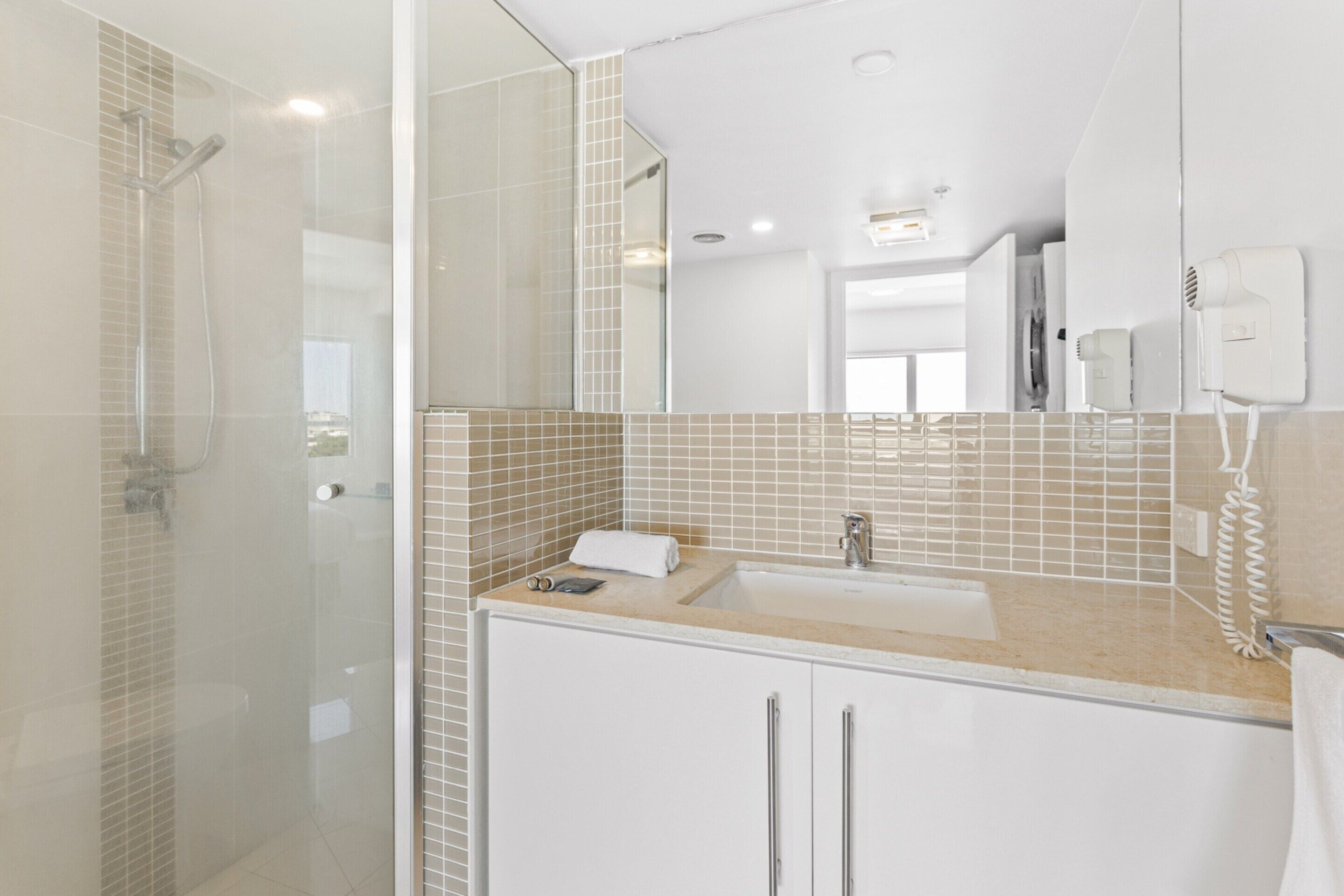 Apartment | Bathroom | Hair dryer, towels, soap, shampoo