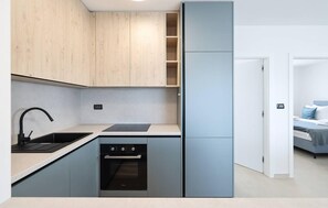 Kühlschrank, Ofen, Herdplatte, Geschirrspüler