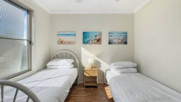 Apartment | 4 bedrooms, iron/ironing board, bed sheets