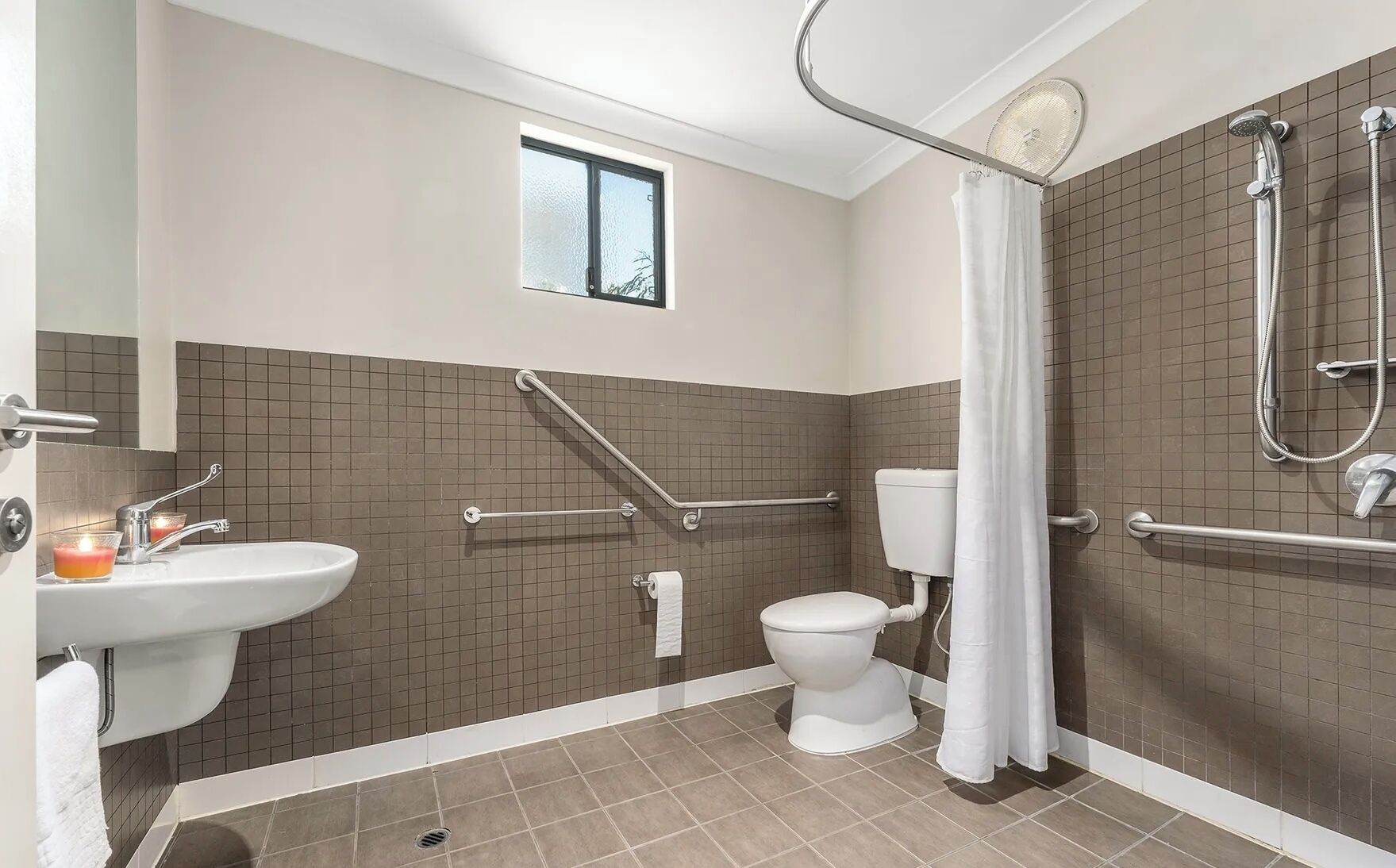 Shower, towels, soap, shampoo