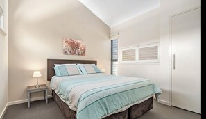 2 bedrooms, iron/ironing board, free WiFi, bed sheets - Paradise at Footprints Preston Beach (Preston Beach)