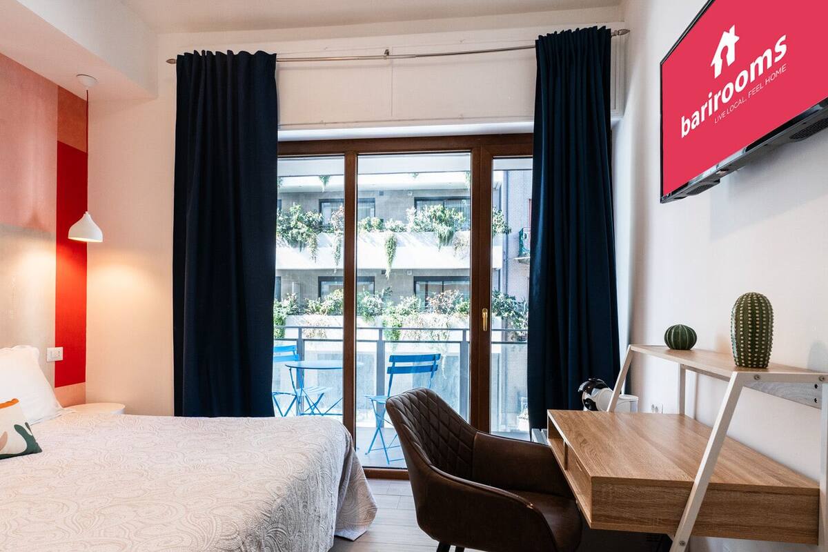 Desk, iron/ironing board, free WiFi