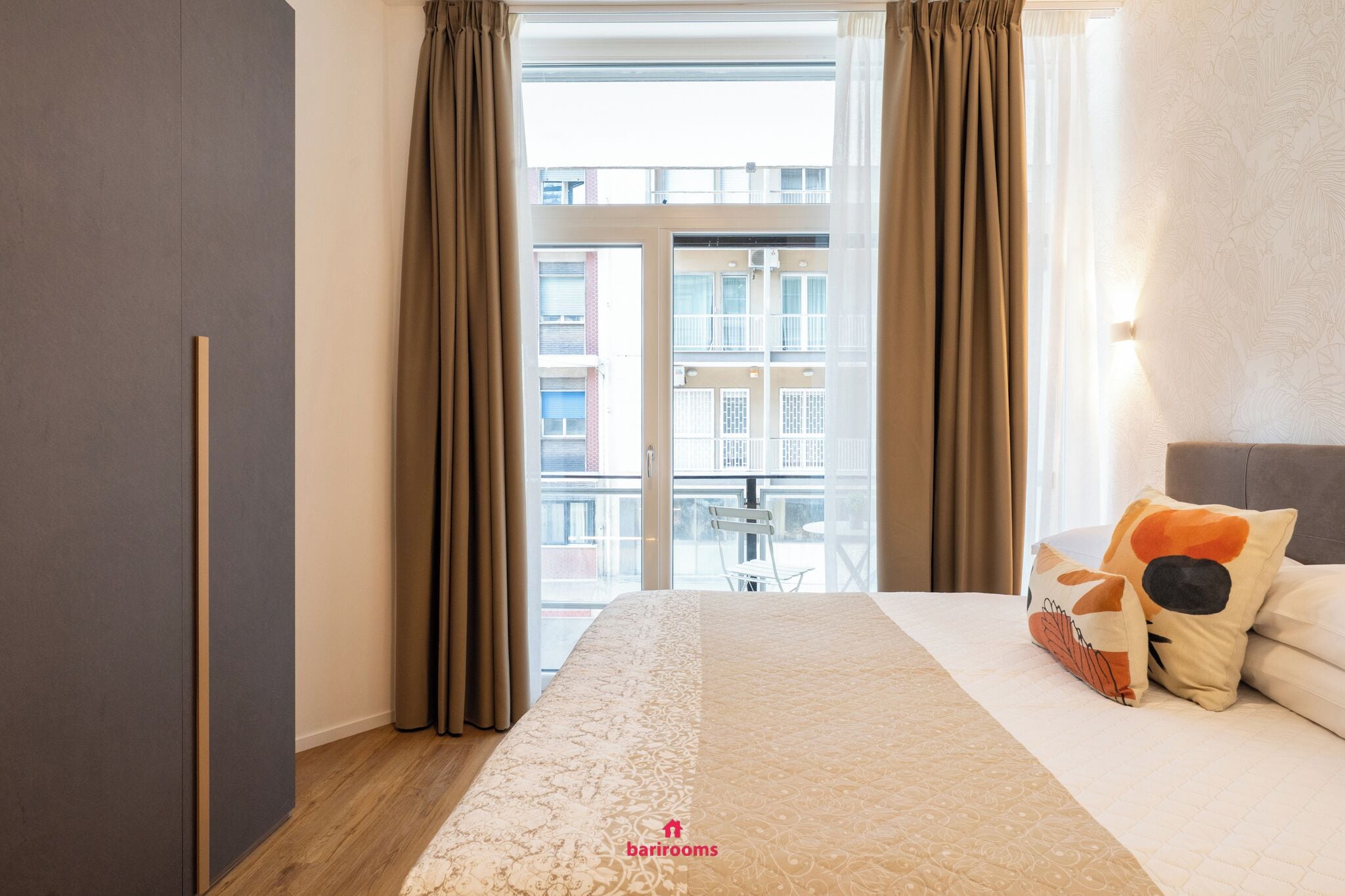 Kahden hengen deluxe-huone | Työpöytä, silitysrauta/-lauta, ilmainen Wi-Fi