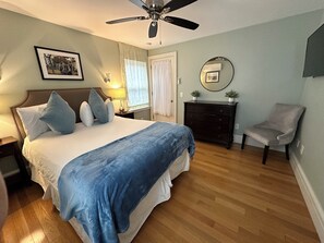 8 habitaciones, tabla de planchar con plancha, cuna de viaje y wifi 