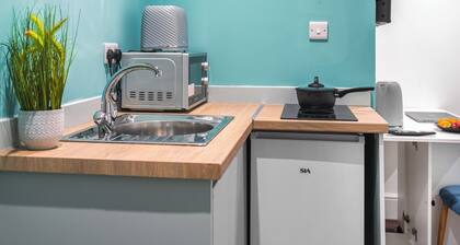 Hilltop Apartment 6 - UK50598