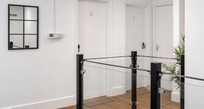Hilltop Apartment 6 - UK50598