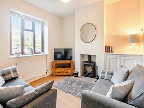 Fireplace - 2 bedroom accommodation in Edale, near Castleton (Edale, near Castleton)