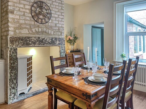 2 bedroom accommodation in Hexham