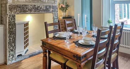 2 bedroom accommodation in Hexham