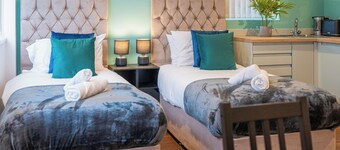 Hilltop Apartment 3 - UK50595