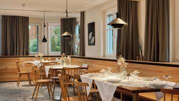 TĂ€gliches inbegriffenes FrĂŒhstĂŒcksbuffet