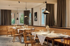 Free daily buffet breakfast - OXA - Easy Escape & Wirtshaus (Hittisau)
