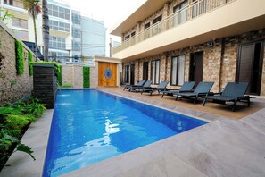 حمام سباحة مصغر/للتدريب