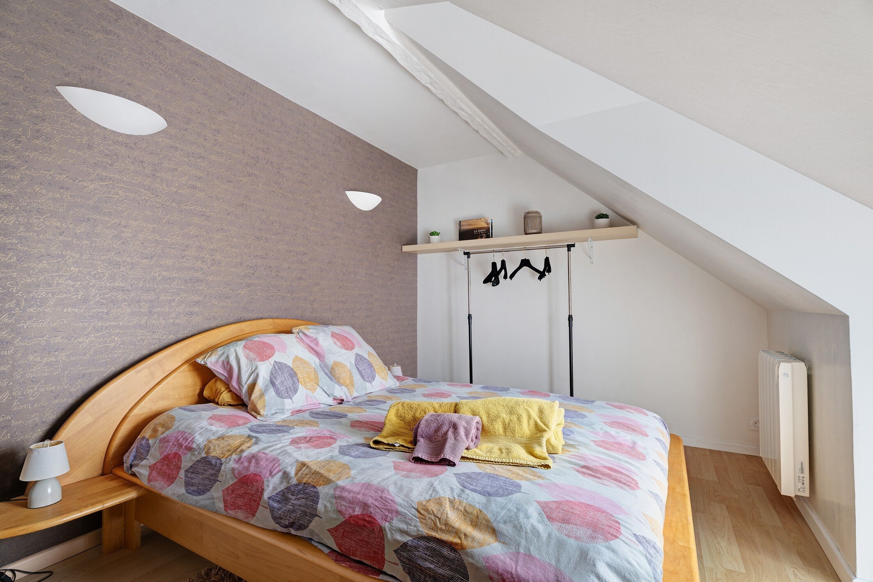 3 slaapkamers, een strijkplank/strijkijzer, wifi, beddengoed