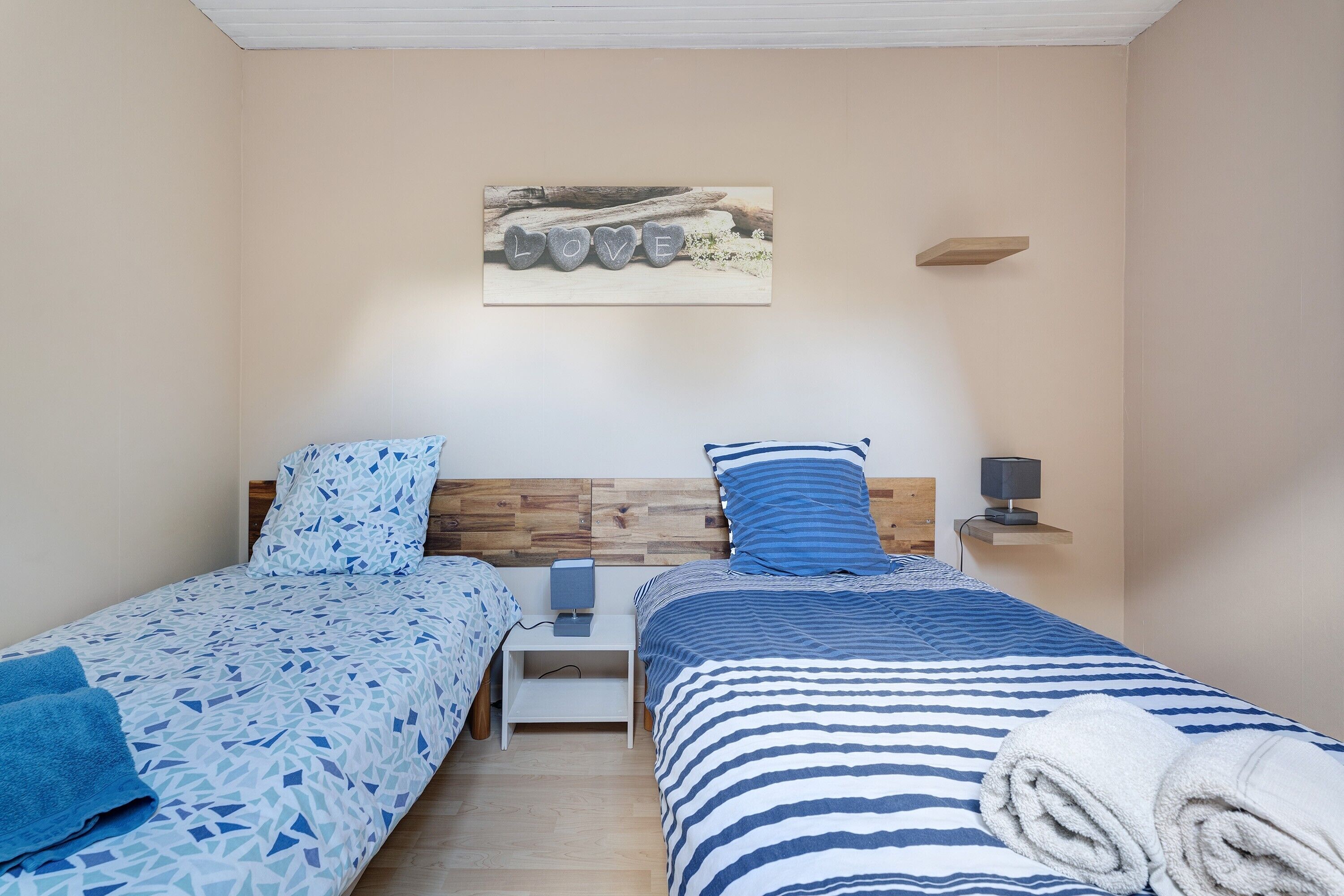 3 slaapkamers, een strijkplank/strijkijzer, wifi, beddengoed