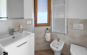 Chuveiro, secador de cabelo