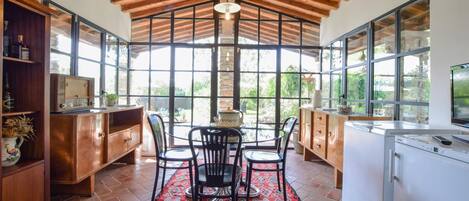 雪櫃、爐具、洗碗機